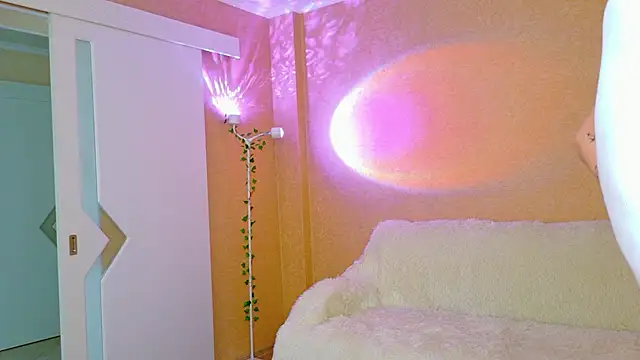 SweeetMia online show from June 25, 5:12 am