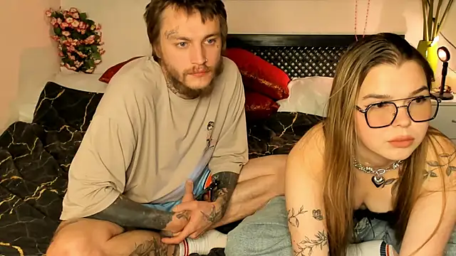 SweetyCouple LavaLova online show from June 15, 11:01 am