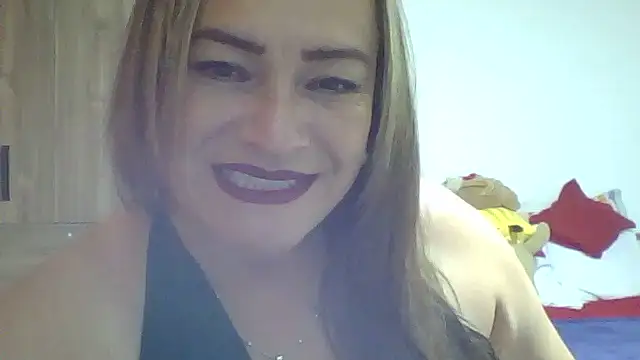 Snapshot of Ariana2402 chatting on July 26, 2:20 am Ariana2402 online show from July 26, 2:20 am