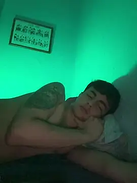 Snapshot of hugitolopez chatting on June 16, 2:36 am hugitolopez online show from June 16, 2:36 am