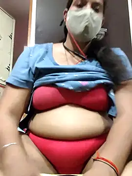 Snapshot of Hot_Darling001 chatting on July 17, 3:57 am Hot Darling001 online show from July 17, 3:57 am
