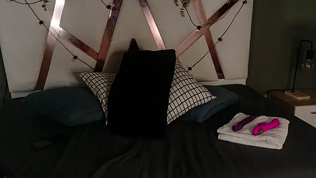 ShelyEvans   online show from July 4, 12:28 am