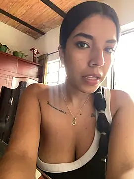 Snapshot of Lia-Rousee chatting on June 16, 6:54 pm Lia-Rousee online show from June 16, 6:54 pm