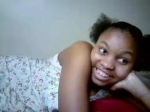 Snapshot of Swt_smiles chatting on July 28, 6:20 pm Swt smiles online show from July 28, 6:20 pm