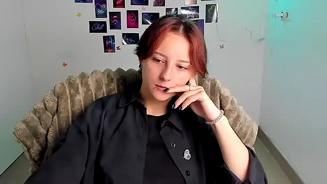 Dilara Kiss  online show from August 3, 5:17 am