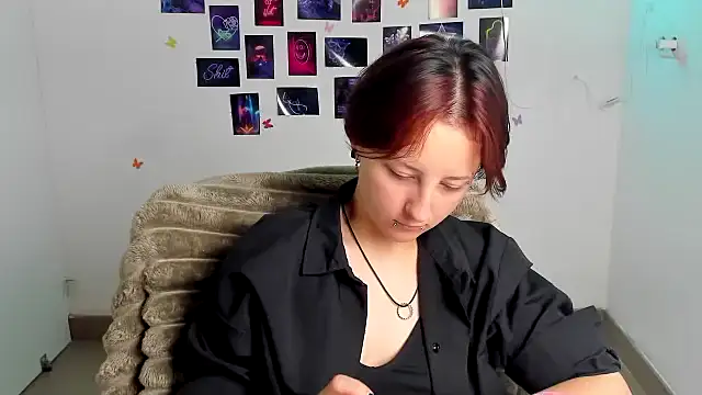Dilara Kiss  online show from August 5, 5:32 am