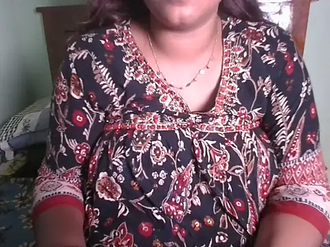 Snapshot of Tamil_Shailu chatting on July 8, 6:12 pm Tamil Shailu online show from July 8, 6:12 pm