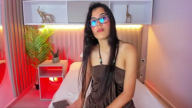 Snapshot of jazminmoree chatting on August 1, 8:08 pm jazminmoree online show from August 1, 8:08 pm