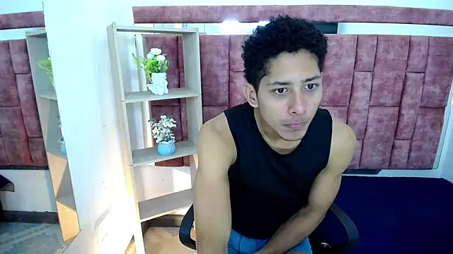 Snapshot of MatheoCock chatting on June 19, 7:17 pm MatheoCock online show from June 19, 7:17 pm