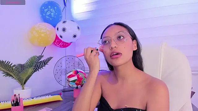 emma brooks  online show from June 25, 7:51 pm