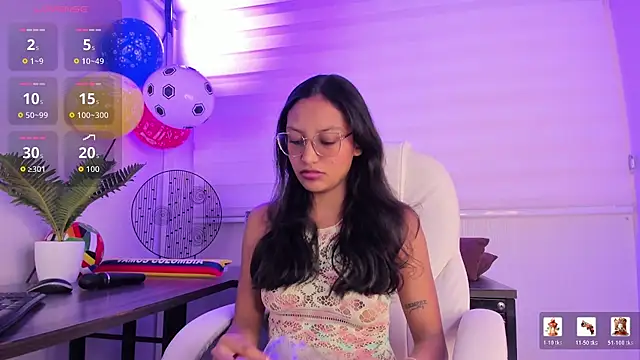 emma brooks  online show from June 26, 8:02 pm