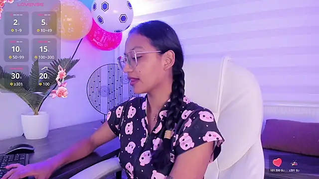 emma brooks  online show from July 3, 7:42 pm
