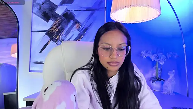 emma brooks  online show from July 28, 6:20 pm
