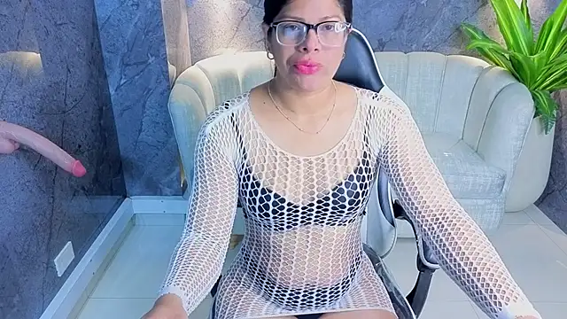 Snapshot of sarah_bay_tx chatting on July 26, 12:34 pm sarah bay tx online show from July 26, 12:34 pm