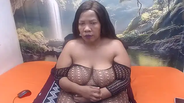 CURVYELEGANCExxx online show from July 15, 4:40 am