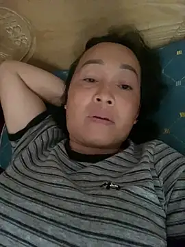 Snapshot of Loly_hana chatting on July 2, 5:35 am Loly hana online show from July 2, 5:35 am