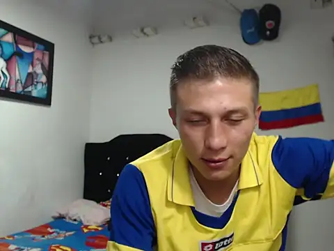 Stiiveen777 online show from July 4, 11:44 pm
