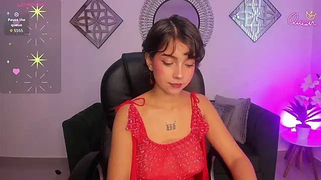 Snapshot of Honeyy_Taylor chatting on June 24, 12:48 pm Honeyy Taylor online show from June 24, 12:48 pm
