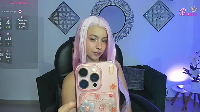 Snapshot of Honeyy_Taylor chatting on July 23, 12:47 pm Honeyy Taylor online show from July 23, 12:47 pm