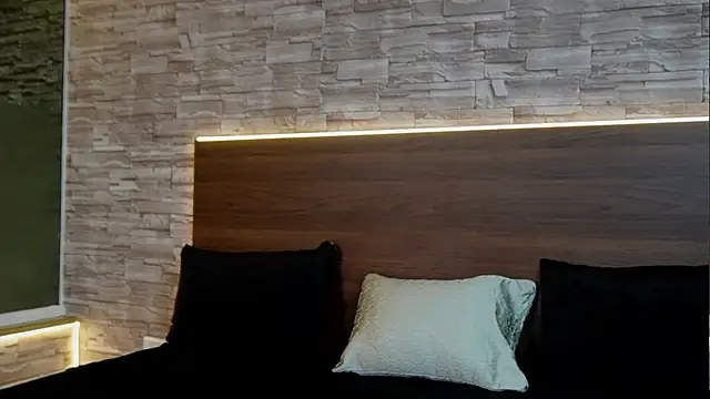 Snapshot of julieta_dream chatting on July 1, 12:51 pm julieta dream online show from July 1, 12:51 pm