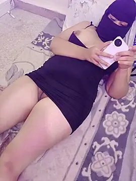 Snapshot of Mahira-22 chatting on July 26, 2:42 am Mahira-22 online show from July 26, 2:42 am