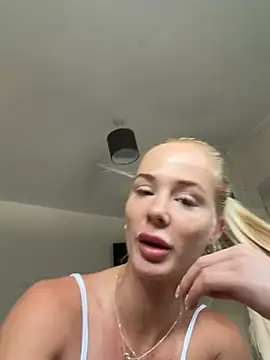 MilanMae online show from June 24, 5:50 am