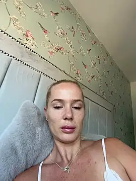 MilanMae online show from June 29, 6:41 am