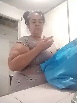 BigAssQueenLatina online show from June 23, 1:03 am