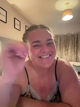 Snapshot of Bustygem_ chatting on June 29, 9:26 pm Bustygem online show from June 29, 9:26 pm