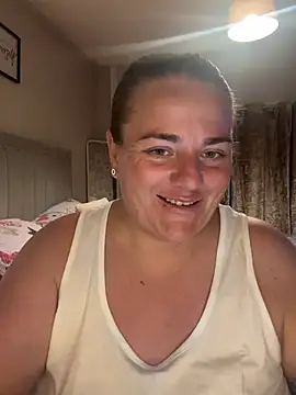 Snapshot of Bustygem_ chatting on July 30, 10:31 pm Bustygem online show from July 30, 10:31 pm
