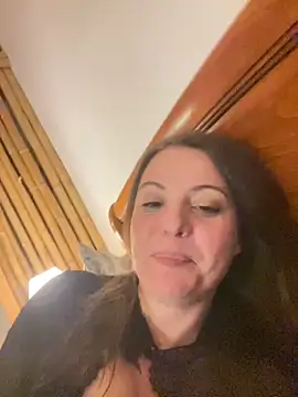 Snapshot of MylaXSecret chatting on June 20, 12:36 am MylaXSecret online show from June 20, 12:36 am