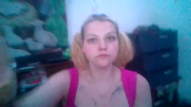 Elliebellie1 online show from June 18, 3:27 pm