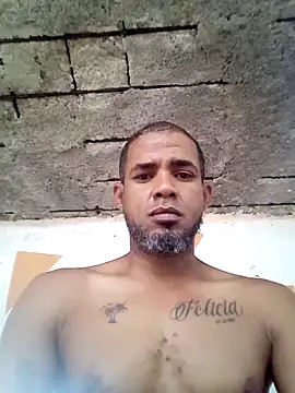 Snapshot of ellovo01 chatting on June 27, 1:28 pm ellovo01 online show from June 27, 1:28 pm