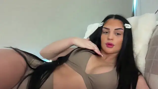 TheOnlyLeila online show from June 24, 12:20 am