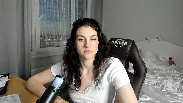 Snapshot of Avelinatt chatting on July 16, 9:21 pm Avelinatt online show from July 16, 9:21 pm