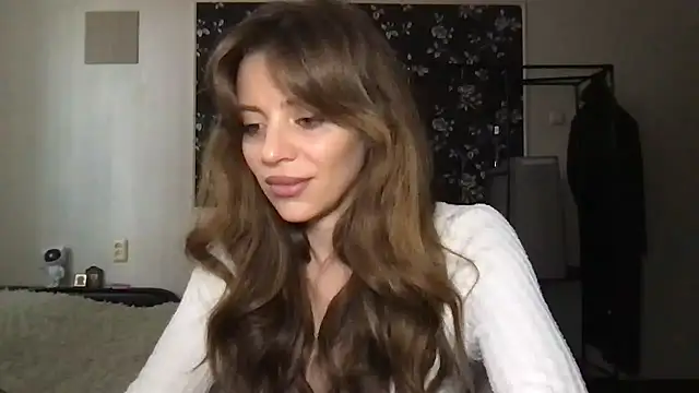 Snapshot of Solenne chatting on June 28, 9:37 am Solenne online show from June 28, 9:37 am