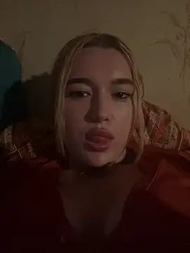 lyalyalii online show from July 10, 7:38 pm