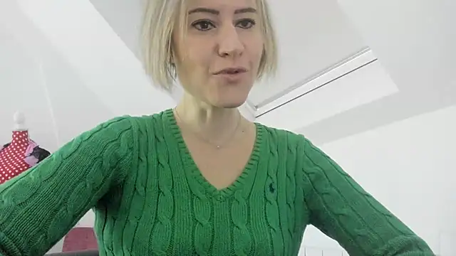 Snapshot of Ssoniaaa chatting on February 14, 2:02 pm Ssoniaaa online show from February 14, 2:02 pm