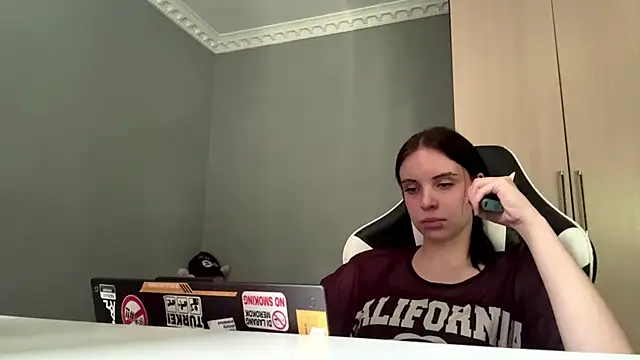 martinienjoyer online show from July 7, 10:08 am