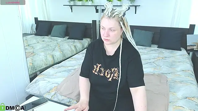 Ammy Soon online show from August 7, 1:07 am