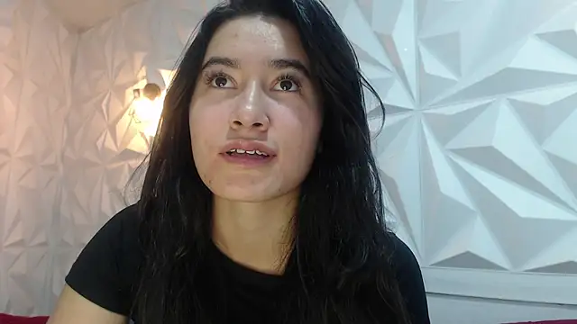 Snapshot of sara_hoffman_4 chatting on June 24, 2:16 pm sara hoffman 4 online show from June 24, 2:16 pm