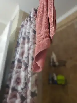 lil jiggly online show from July 11, 8:44 pm