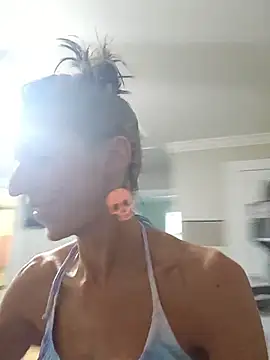 lil jiggly online show from August 4, 10:56 pm