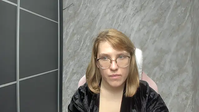 Reginasmilee online show from February 28, 5:59 am