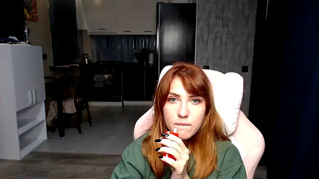 Reginasmilee online show from October 8, 4:15 pm