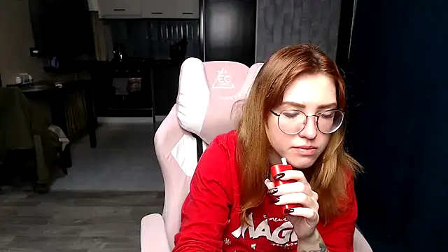 Reginasmilee online show from October 29, 1:30 am