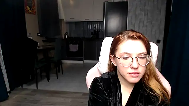 Reginasmilee online show from November 8, 12:33 am