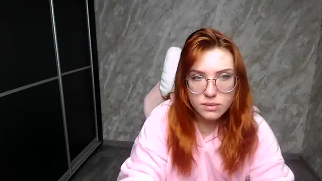 Reginasmilee online show from February 2, 1:04 am