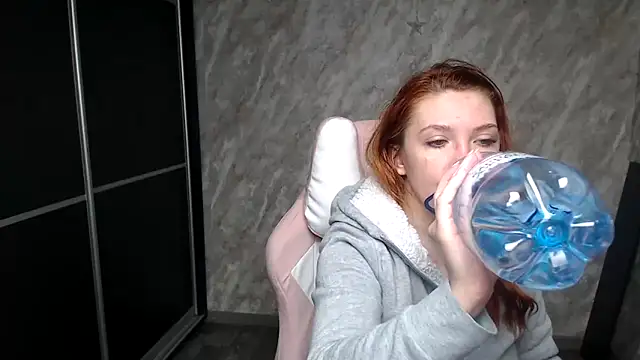 Reginasmilee online show from February 8, 1:53 am