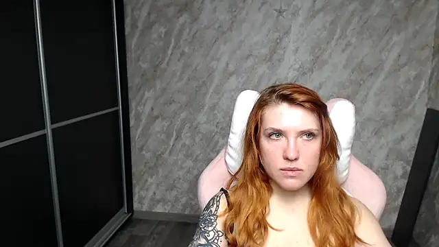 Snapshot of Reginasmilee chatting on March 2, 12:23 pm Reginasmilee online show from March 2, 12:23 pm